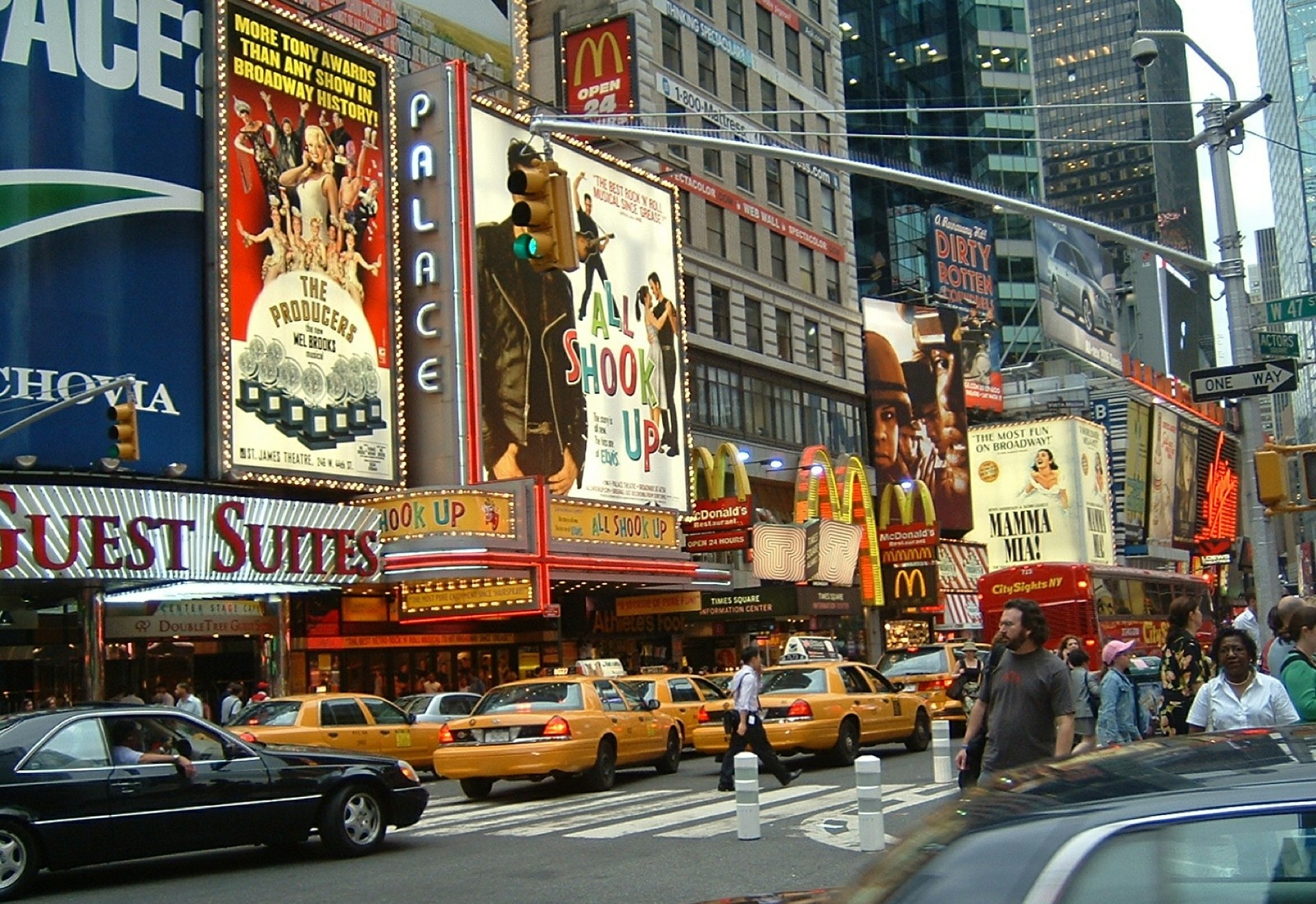 You are currently viewing Down Broadway: Without the neon lights, stardom and fortune